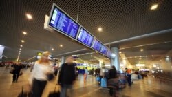 Diňle: Moskwa edilen pilotsyz uçar hüjümleriniň arasynda Türkmenistan rus paýtagtyna uçuşlaryny togtadýar
