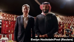 تصویری از دیدار ماه گذشته وزیر خارجه ایالات متحده با ولیعهد سعودی