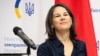 Бербок каже, що ЄС допоможе Україні створити «зимову захисну парасольку»