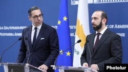 Armenia - Foreign Minister Ararat Mirzoyan and his Cypriot counterpart Constantinos Kombos hold a joint news conference in Yerevan, March 7, 2024.