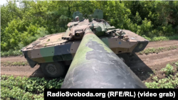 Українські військовослужбовці 37-ої окремої бригади морської піхоти ЗСУ на французьких колісних танках AMX-10RC у Донецькій області, липень 2023 року