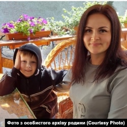 Олексій Бондар з мамою Іриною