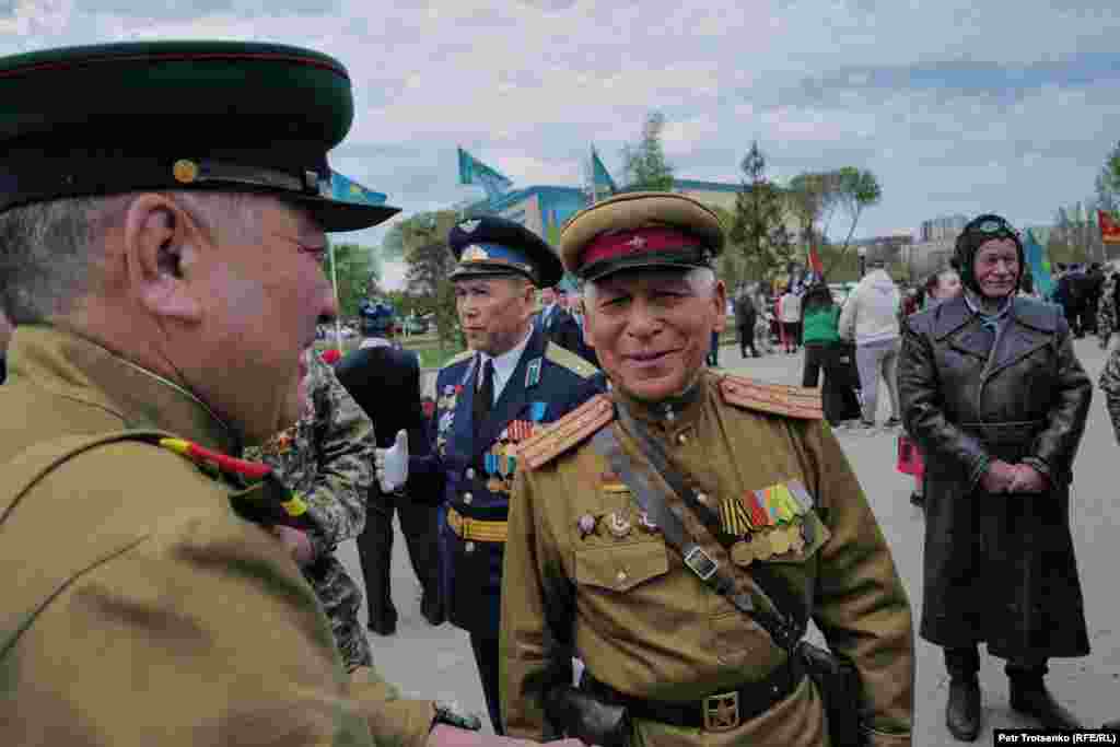 На празднике традиционно было и много людей, облаченных в военную форму времён Второй Мировой