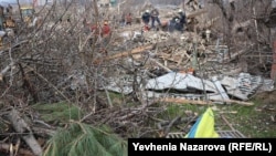 Раніше було відомо про одну загиблу людину та двох поранених.