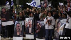 Ljudi na protestu traže hitno oslobađanje talaca, u Jerusalimu 22. maja 2024. 
