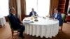 Premierii român și maghiar, Marcel Ciolacu, respectiv Viktor Orbán, au avut o întâlnire informală.