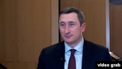 Олексія Чернишова підозрюють у зловживанні службовим становищем й одержанні неправомірної вигоди в особливо великому розмірі для себе і третіх осіб