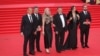 Imagine de arhivă de la ceremonia de deschidere a Festivalului Internațional de Film de la Moscova, 19 aprilie 2024. Echipa României pe covorul roșu. Preotul regizor Ciprian Mega este primul din dreapta.