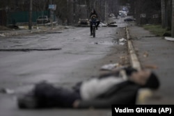 În prima parte a invaziei ruse în Ucraina, fotoreporterul Vadim Ghirdă a documentat inclusiv ororile de la Bucea, oraș din apropiere de Kiev.