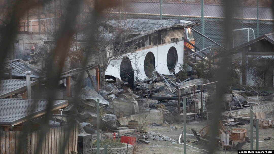 Opt oameni au murit în incendiul de la pensiunea Ferma Dacilor, din satul Tohani, județul Prahova.