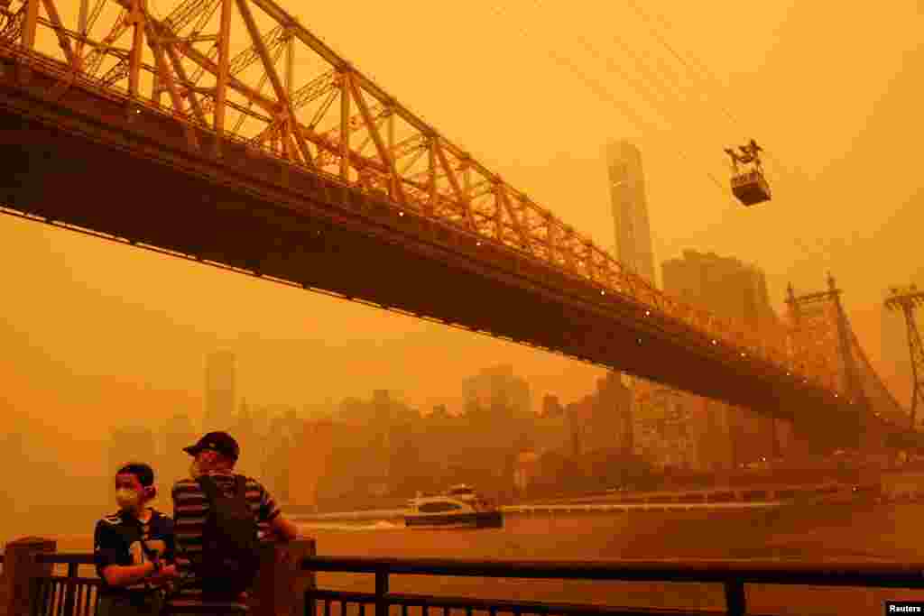 Fumul incendiilor de vegetație este un pericol major pentru sănătate. Poluarea din New Yorkul învăluit de fum, a pus orașul pe locul 1 pentru cea mai scăzută calitate a aerului din lume, pe 7 iunie.&nbsp; Acest val de poluare este periculos pentru că oamenii inspiră milioane de particule care le pot afecta ochii, sistemul respirator și cel sanguin pe termen lung.