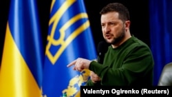 Зеленський додав, що якщо Україна не стане частиною НАТО, то «Путін має повністю піти з нашої території»