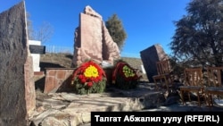 Аксы окуясы болгон Боспиек айылындагы эстелик. 17-март, 2024-жыл 