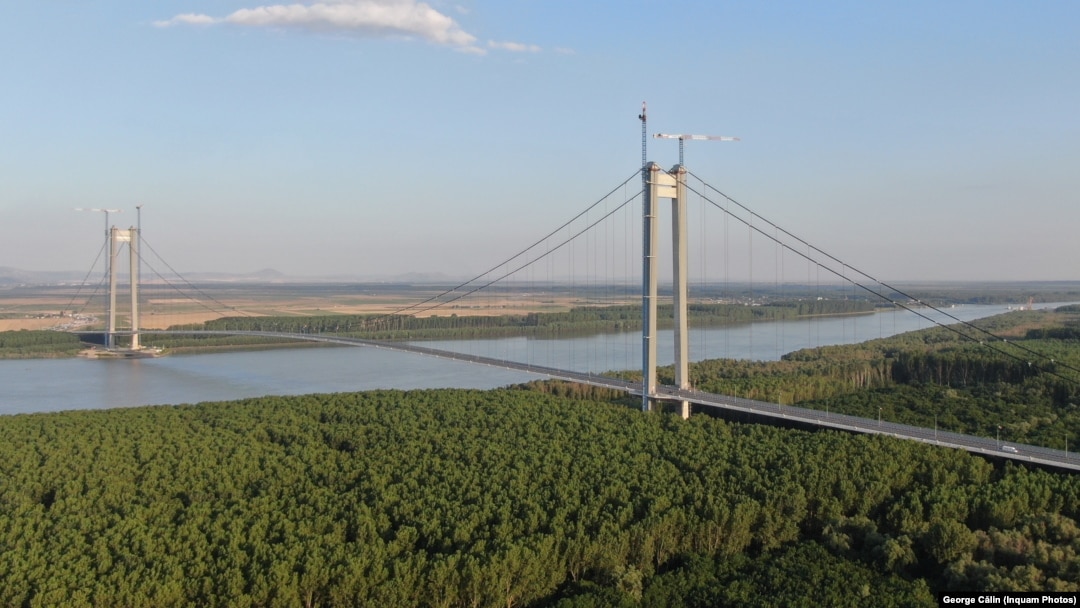 Podul suspendat de la Brăila a fost inaugurat pe 6 iulie 2023. Este cea mai importantă lucrare de infrastructură din România, după 1990.
