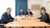 Poslednja runda dijaloga na visokom nivou održana je u septembru 2023. godine: Predsednik Srbije Aleksandar Vučić (prvi sleva), zvaničnici EU Žozep Borelj, Miroslav Lajčak i premijer Kosova Aljbin Kurti (krajnje desno) u Briselu, 13. septembar 2023. godine