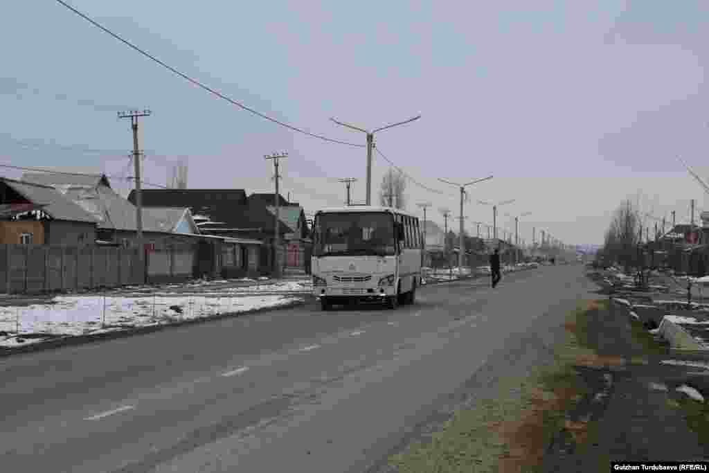 Мурас-Ордо конушуна Ош базарынан 41-автобус каттайт. 