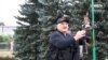 Autocratul de la Minsk, Alexandr Lukașenko. Fostul șef de colhoz se află neîntrerupt la putere din 1994. Opoziția și Occidentul spun că al șaselea mandat, obținut în august 2020, este rezultat al fraudării grosolane a alegerilor, câștigate de fapt de Svetlana Țihanovskaia.
