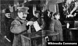 Молатаў, Сталін, Варашылаў і Яжоў галасуюць. Масква, 1937