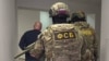 «Иногда это совсем отчаявшиеся матери военнопленных». Как ФСБ вербует украинцев?