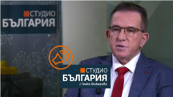 Какво печелят Пеевски и Доган от промените в ДПС