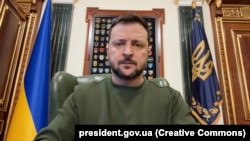 Зеленський подякував працівникам оборонного комплексу, які роблять українську зброю, що «проявляє себе на фронті, на морі, в ударах із повітря по російській системі війни»
