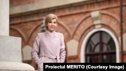 Profesoara de muzică din Focșani susține că muzica poate fi folosită și pentru predarea celorlalte materii, astfel încât elevii să asimileze mai ușor. 