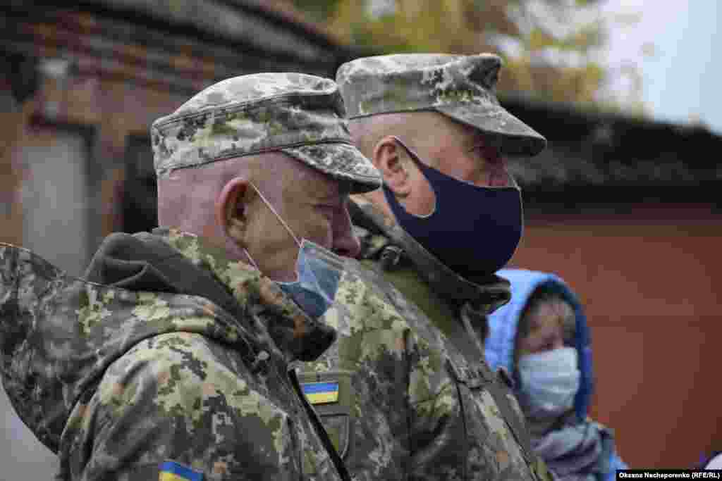 Як повідомляє кореспондент Радіо Свобода, на заході були присутні волонтери, ветерани – учасники бойових дій на Донбасі та їхні рідні
