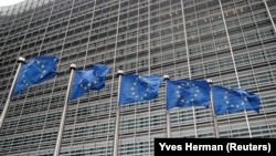 ЄС визнає, що Угорщина вдалася до низки заходів проти проблем, які непокоять блок. Втім, ці заходи «мають значні недоліки».