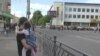 На Рівненщині на колінах прощаються із загиблим на Донбасі земляком