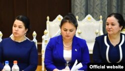 Озода Рахмон, дочь президента Таджикистана (слева). Архивное фото