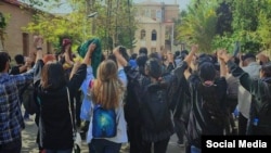 تجمع اعتراضی دانشکده هنر دانشگاه تهران در مهرماه