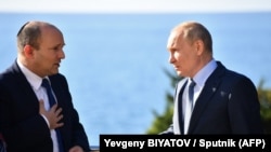 Нафталі Беннет (л) і Володимир Путін, Сочі, 22 жовтня 2021 року