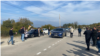 У въездов во все крупные города сторонников Михаила Саакашвили ожидали активисты правящей «Грузинской мечты» с вениками и костылями