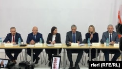 Аб'яднаны пераходны кабінэт. Валер Кавалеўскі крайні справа