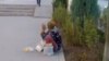 Diňle: Aşgabadyň polisiýasy “köpelýän” köçe söwdagärlerini nyşana alýar