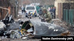 Киев. Атып түшүрүлгөн учактын калдыгы.
