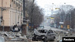 Харків після ракетного удару Росії. Площа Свободи. 1 березня 2022 року