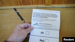 За підсумками підрахунку 97 відсотків бюлетенів близько 67 відсотків проголосували за скасування відмови від спільної оборонної політики ЄС – про це свідчать неофіційні результати референдуму 