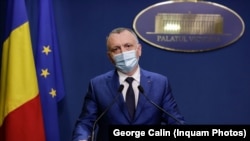 Ministrul Câmpeanu așteaptă ca directorii de școli să rezolve problema pandemiei. Miercuri, a certat DSP-ul din Ilfov pentru îndrăzneala de a recomanda închiderea școlilor.