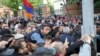 Ցուցարարները վաղ առավոտից շրջափակել էին նախագահականի շենքը