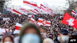 Репресії «є частиною зусиль влади, спрямованих на те, щоб змусити замовкнути ЗМІ про порушення прав та мирні загальнонаціональні протести», заявили у HRW