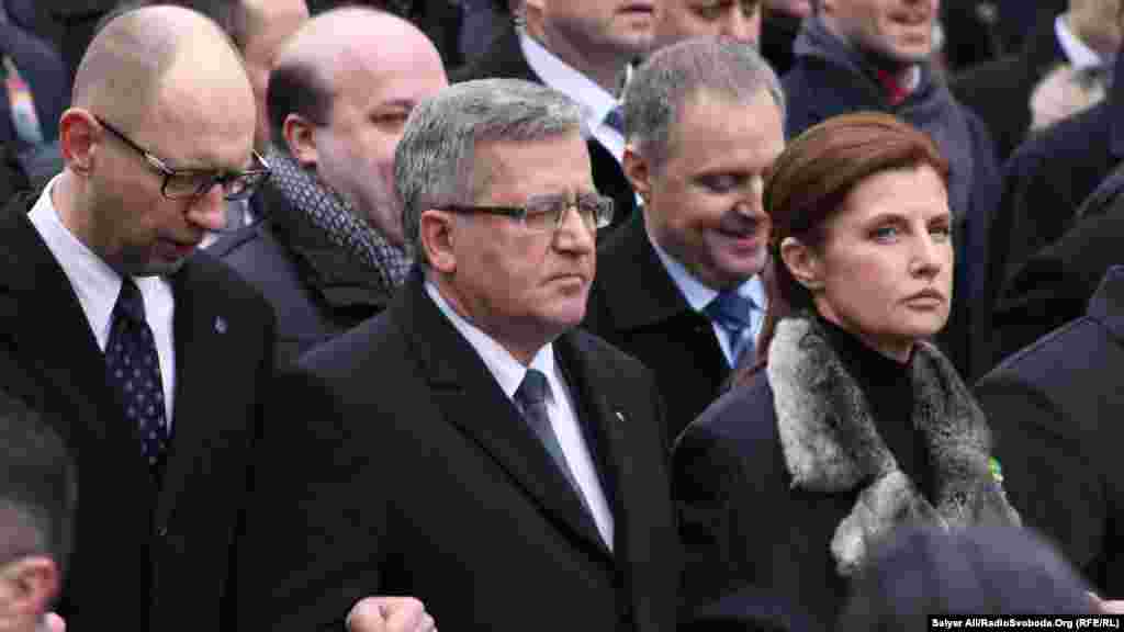 Прем’єр-міністр України Арсеній Яценюк, президент Польщі Броніслав Коморовський, перша леді України Марина Порошенко