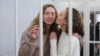 Журналісткі Кацярына Андрэева і Дар'я Чульцова ў судзе 18 лютага 