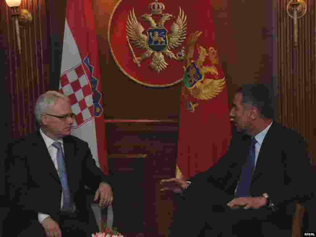 Predsjednik Josipović i premijer Milo Đukanović. Foto: Savo Prelević