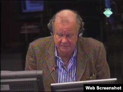 Ed Vulliamy, britanski novinar, na suđenju Radovanu Karadžiću, 9. studeni 2011.