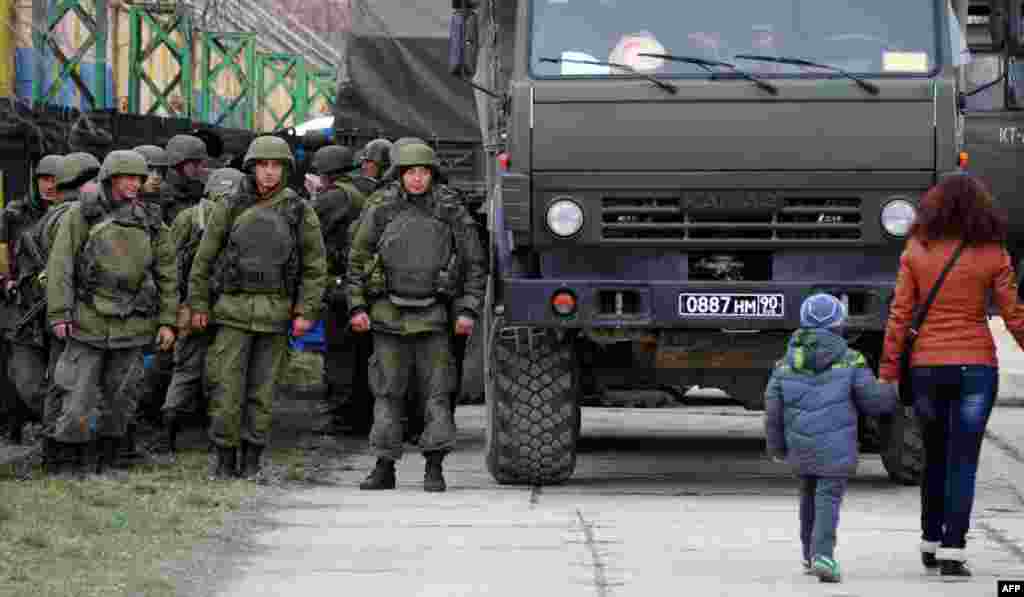 Україна – Російські війська у Феодосії, 2 березня 2014 року