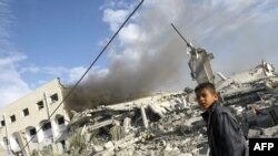 در دو روز گذشته هواپیماهای اسرائیل دهها هدف را در غزه بمباران کردند. (عکس: Afp)