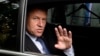 Președintele Klaus Iohannis a amânat cu o săptămână negocierile pentru formarea viitorului guvern.