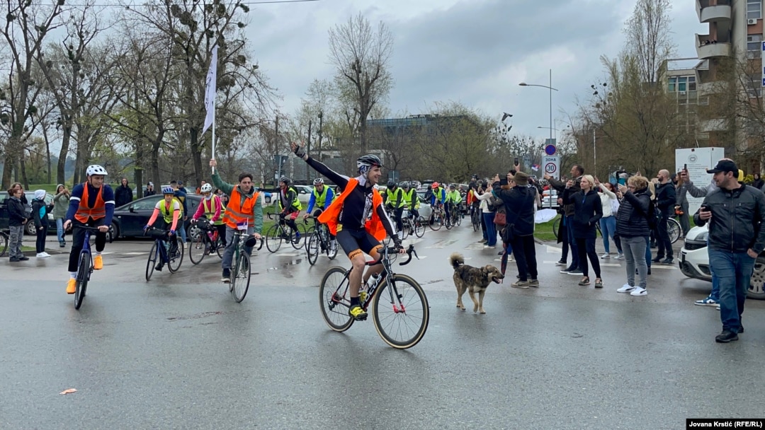 Studenti su na put dug 1.300 kilometara krenuli na biciklima iz kampusa Univerziteta u Novom Sadu, 3. april 2025.