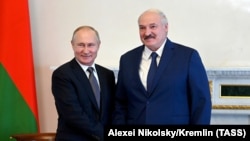 Зустріч Олександра Лукашенка (п) і російського лідера Володимира Путіна, Санкт-Петербург, Росія, 13 липня 2021 року